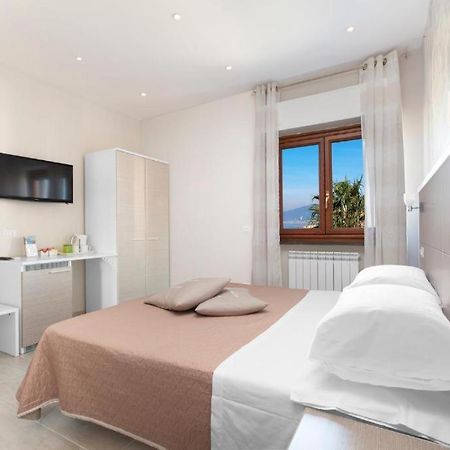 Sun And Sea Vacation Hotel Соренто Екстериор снимка